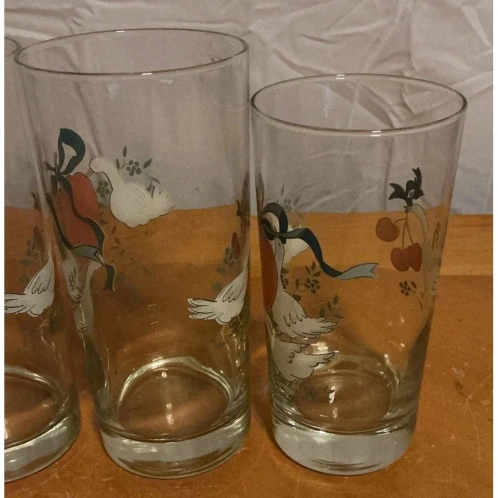 Set of 4 Vintage International 